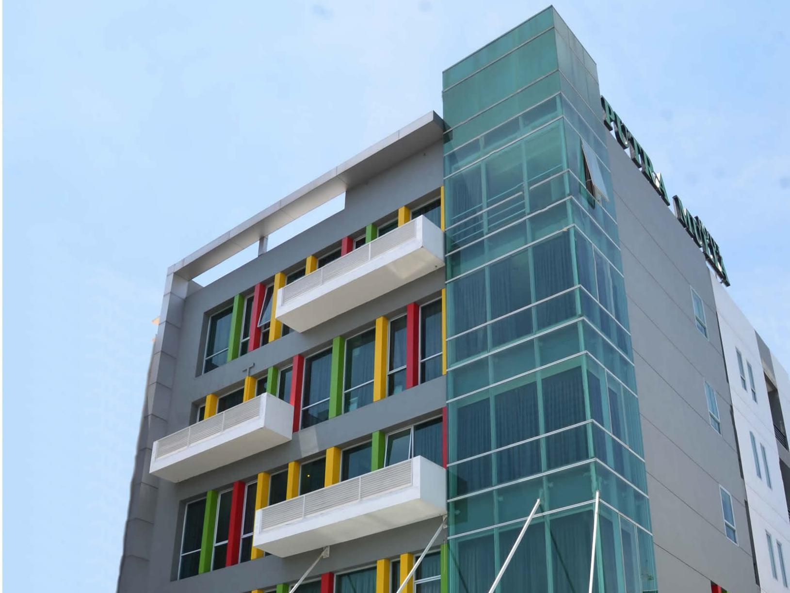 Putra Mulia Hotel Medan Buitenkant foto